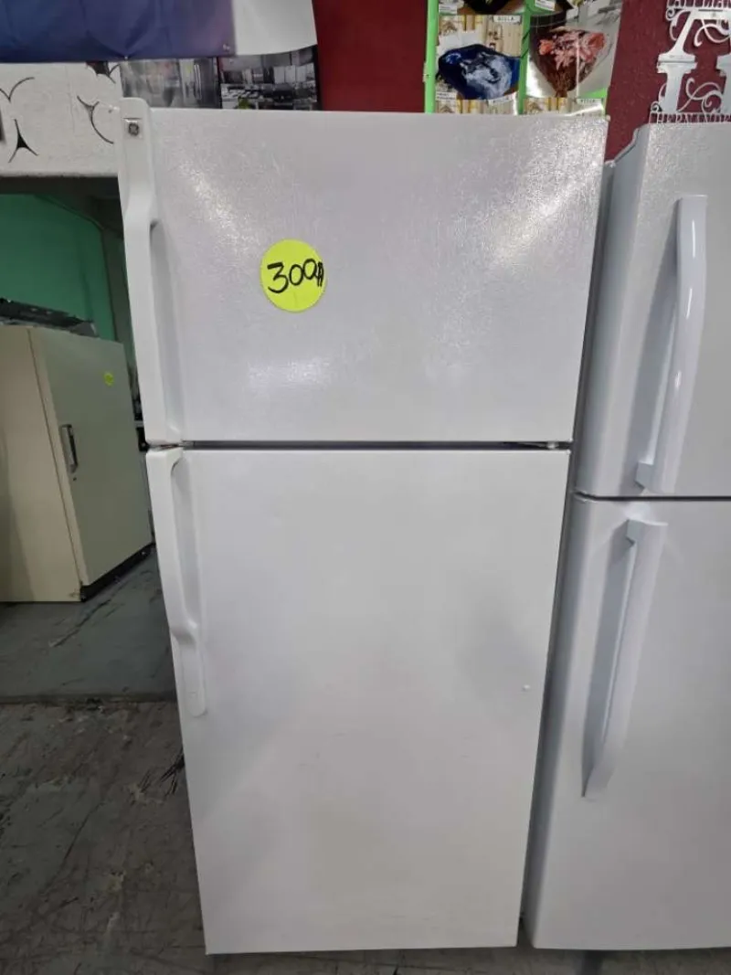 White Top-Freezer Refrigerator
